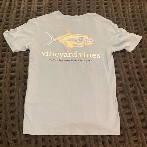 NWT men’s Vineyard Vines shirt. - Picture 4 of 5